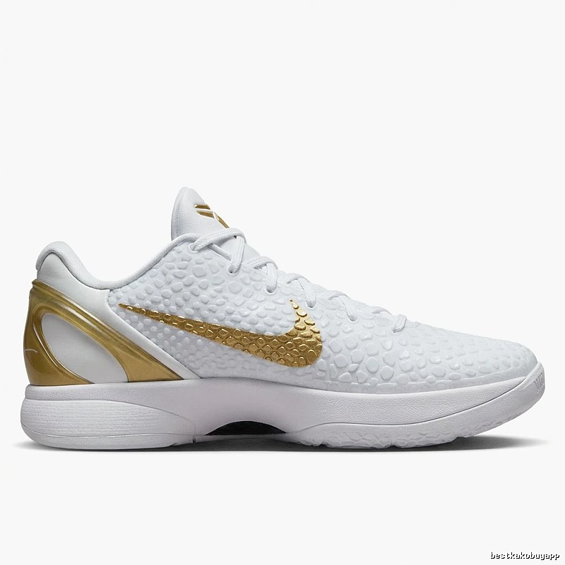 Nike Kobe series fashionable white and gold sneakers.