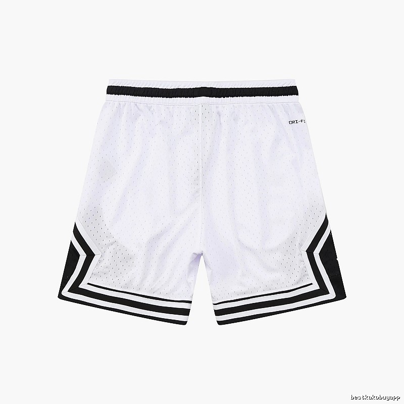 AJ sporty black and white shorts