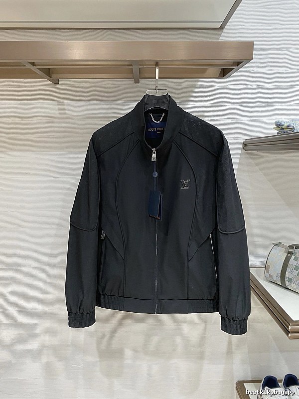 Arc’teryx Black Zip Jacket with Small Zip Jacket for Photo Ready