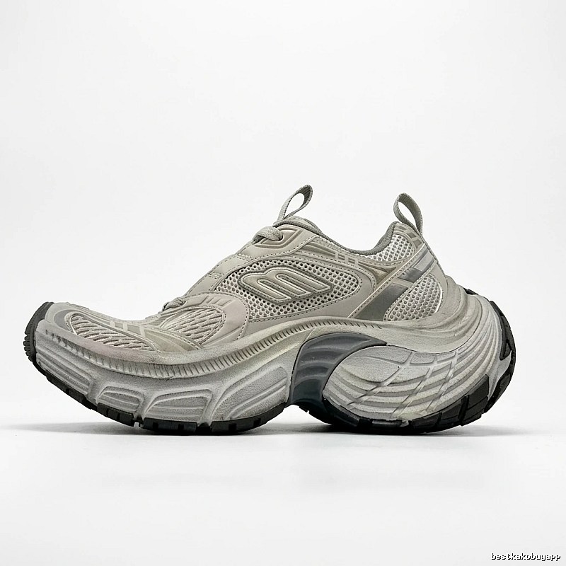 Balenciaga retro-style grey sports shoes