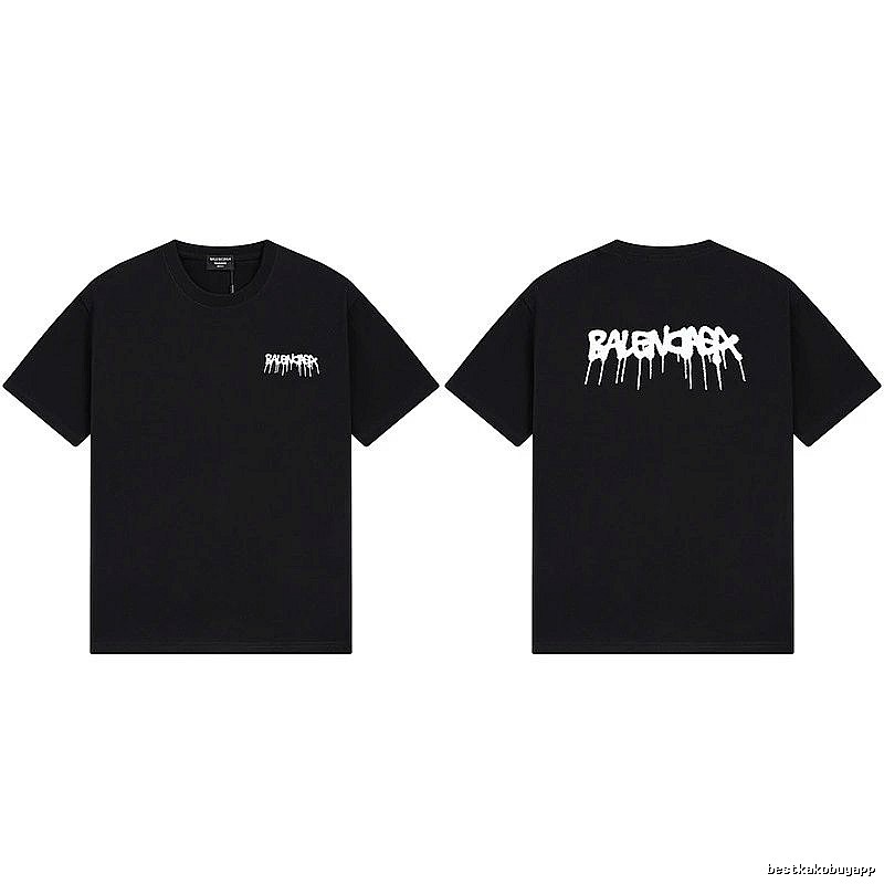 Balenciaga street-style black T-shirt