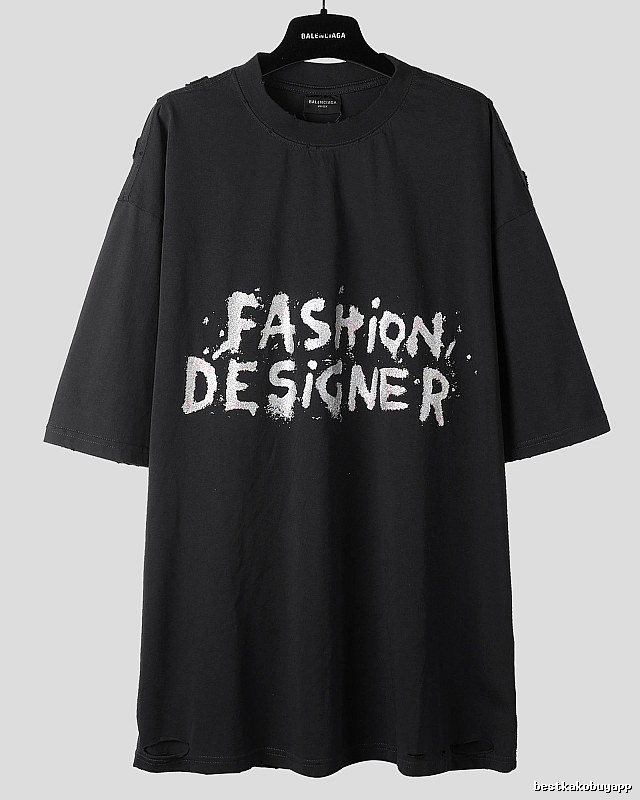 Balenciaga's trendy and cool black T-shirt