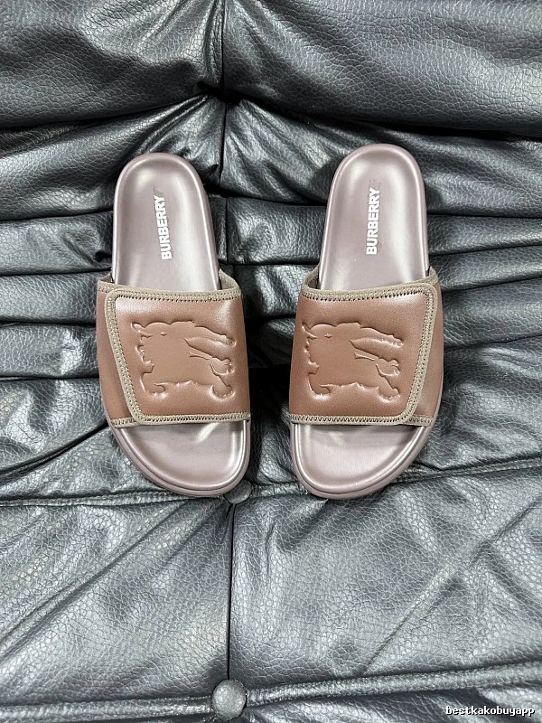 Burberry Classic Knight-Embossed Light Luxury Style Brown Slides