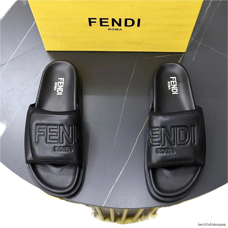 Fendi Roma Minimalist Style Black Slippers