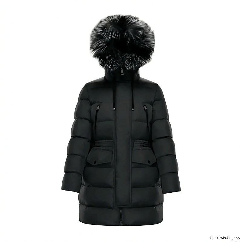Long black down jacket of Moncler