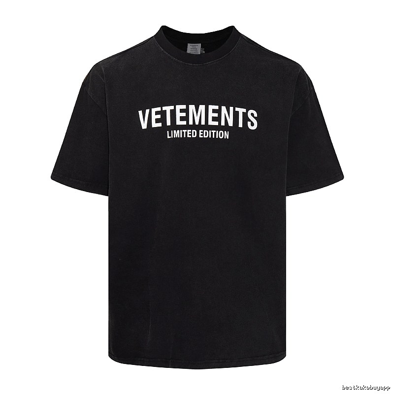 Monogram Statement graphic T-shirt Black Colorful Lucky for Layered Styling