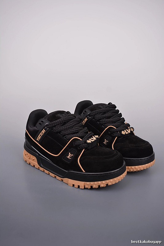 Nike Black and Brown Low-Top Sneakers with Streamlined Sole