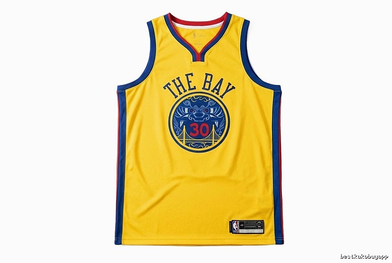 Stephenen Curry's yellow and blue retro-style jersey