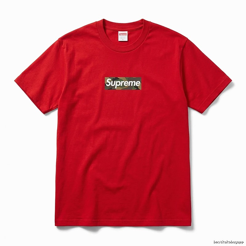 Supreme camouflage-style red T-shirt
